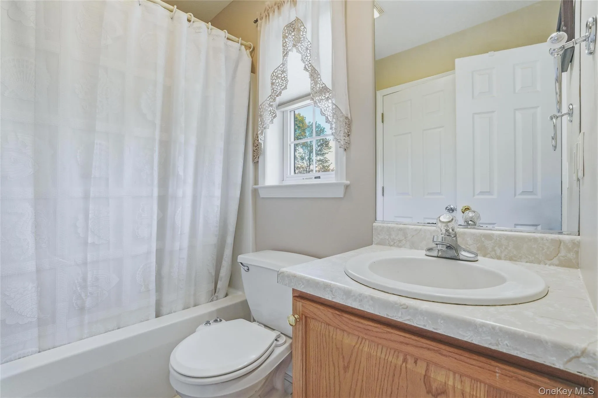 Full bathroom on the first level off of the first floor bedroom. Full bathroom on the first level off of the first floor bedroom.