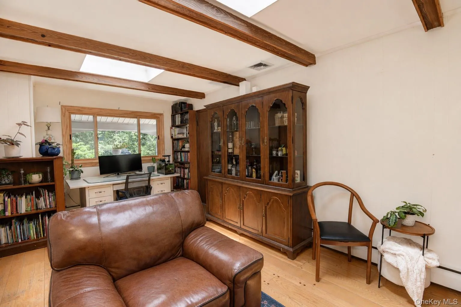 10 Camelot Lane, Brookhaven, NY, 3 Bedrooms Bedrooms, 7 Rooms Rooms,2 BathroomsBathrooms,Residential,For Rent,Camelot,0,996751 10 Camelot Lane, Brookhaven, NY, 3 Bedrooms Bedrooms, 7 Rooms Rooms,2 BathroomsBathrooms,Residential,For Rent,Camelot,0,996751