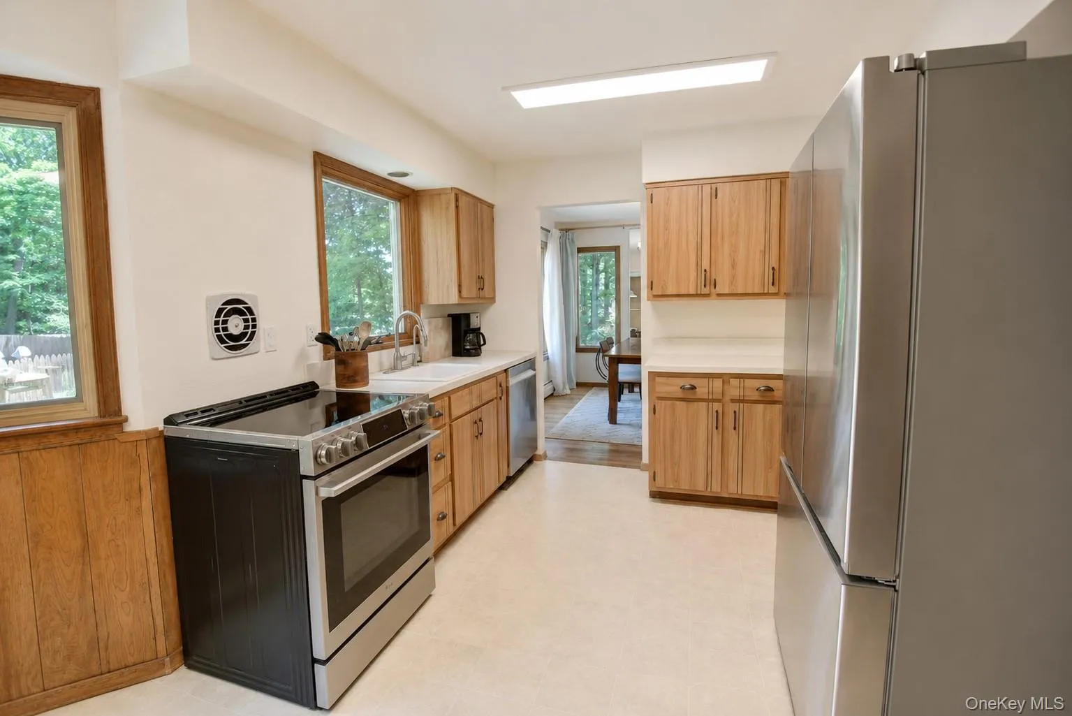 10 Camelot Lane, Brookhaven, NY, 3 Bedrooms Bedrooms, 7 Rooms Rooms,2 BathroomsBathrooms,Residential,For Rent,Camelot,0,996751 10 Camelot Lane, Brookhaven, NY, 3 Bedrooms Bedrooms, 7 Rooms Rooms,2 BathroomsBathrooms,Residential,For Rent,Camelot,0,996751