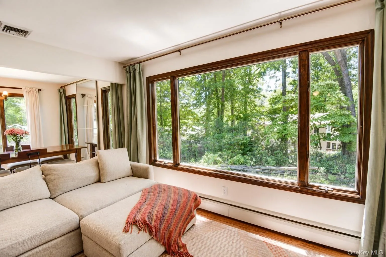 10 Camelot Lane, Brookhaven, NY, 3 Bedrooms Bedrooms, 7 Rooms Rooms,2 BathroomsBathrooms,Residential,For Rent,Camelot,0,996751 10 Camelot Lane, Brookhaven, NY, 3 Bedrooms Bedrooms, 7 Rooms Rooms,2 BathroomsBathrooms,Residential,For Rent,Camelot,0,996751