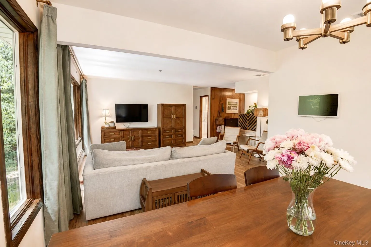 10 Camelot Lane, Brookhaven, NY, 3 Bedrooms Bedrooms, 7 Rooms Rooms,2 BathroomsBathrooms,Residential,For Rent,Camelot,0,996751 10 Camelot Lane, Brookhaven, NY, 3 Bedrooms Bedrooms, 7 Rooms Rooms,2 BathroomsBathrooms,Residential,For Rent,Camelot,0,996751