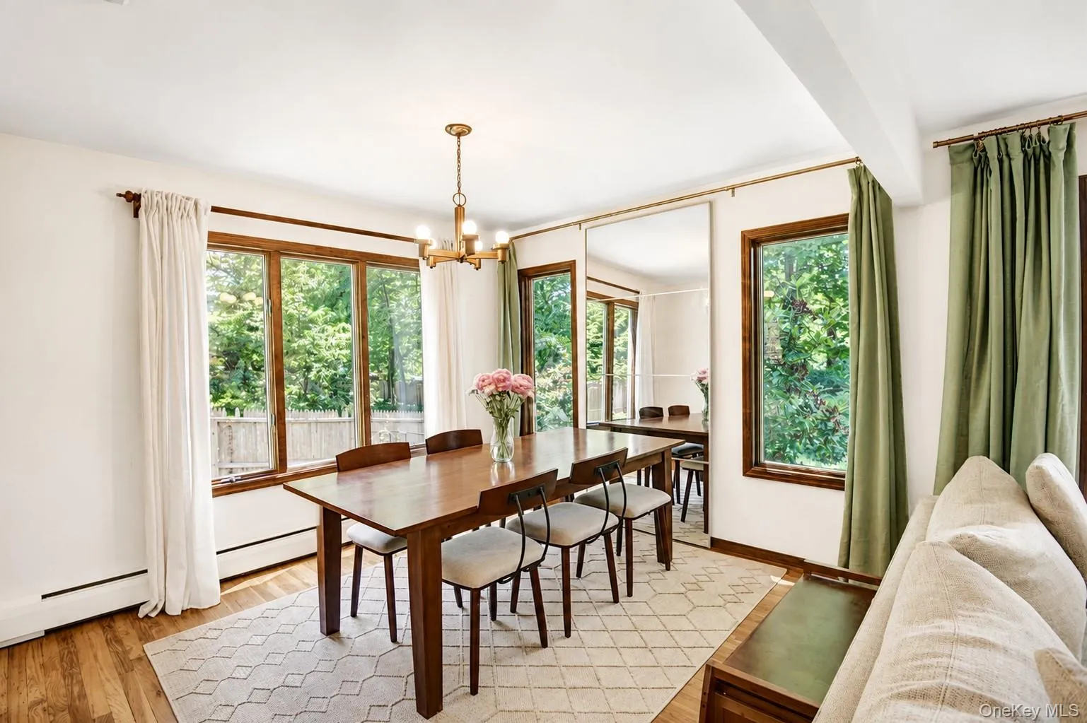 10 Camelot Lane, Brookhaven, NY, 3 Bedrooms Bedrooms, 7 Rooms Rooms,2 BathroomsBathrooms,Residential,For Rent,Camelot,0,996751 10 Camelot Lane, Brookhaven, NY, 3 Bedrooms Bedrooms, 7 Rooms Rooms,2 BathroomsBathrooms,Residential,For Rent,Camelot,0,996751