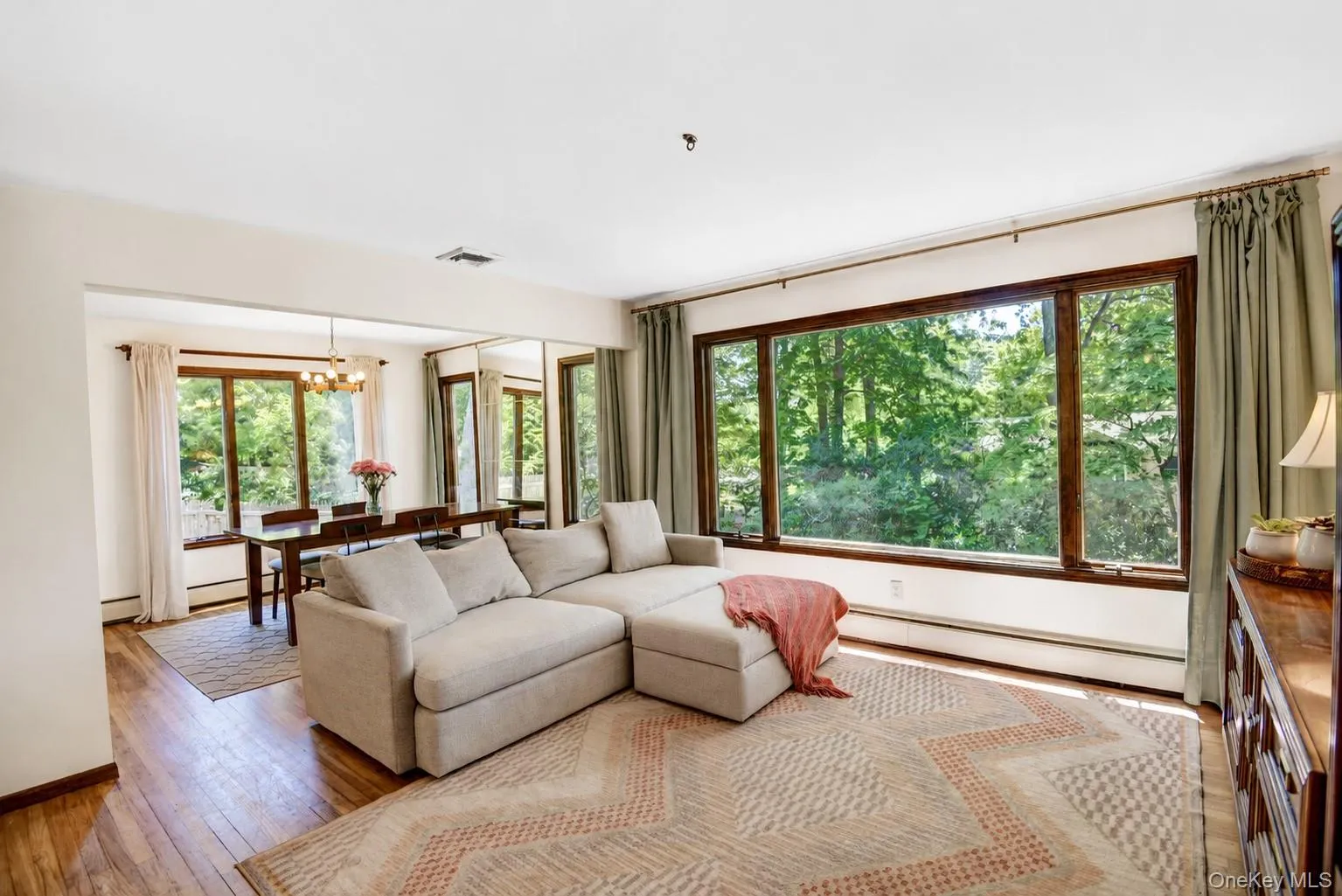 Wall of windows provides tons of natural light Wall of windows provides tons of natural light