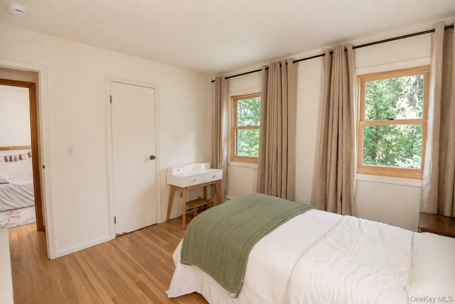 10 Camelot Lane, Brookhaven, NY, 3 Bedrooms Bedrooms, 7 Rooms Rooms,2 BathroomsBathrooms,Residential,For Rent,Camelot,0,996751 10 Camelot Lane, Brookhaven, NY, 3 Bedrooms Bedrooms, 7 Rooms Rooms,2 BathroomsBathrooms,Residential,For Rent,Camelot,0,996751