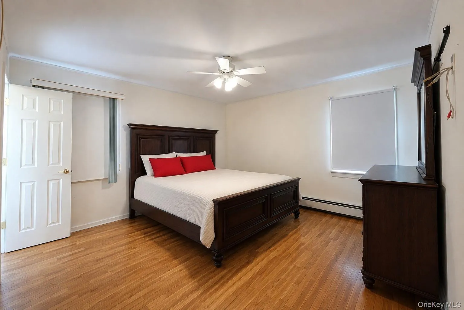 110 Briarwood Lane, Oyster Bay, NY, 3 Bedrooms Bedrooms, 9 Rooms Rooms,2 BathroomsBathrooms,Residential Lease,For Rent,Briarwood,0,996764 110 Briarwood Lane, Oyster Bay, NY, 3 Bedrooms Bedrooms, 9 Rooms Rooms,2 BathroomsBathrooms,Residential Lease,For Rent,Briarwood,0,996764