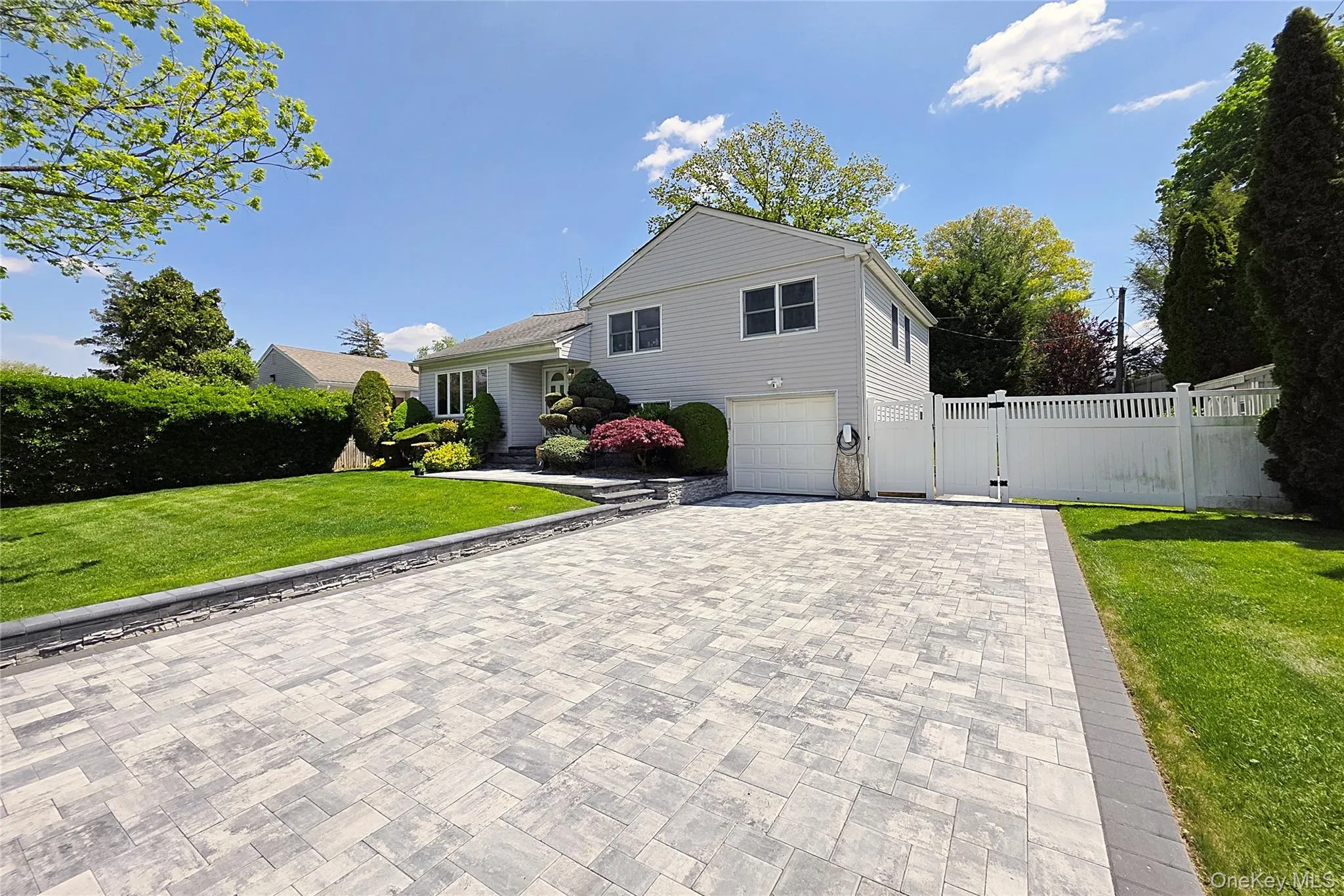 110 Briarwood Lane, Oyster Bay, NY, 3 Bedrooms Bedrooms, 9 Rooms Rooms,2 BathroomsBathrooms,Residential Lease,For Rent,Briarwood,0,996764 110 Briarwood Lane, Oyster Bay, NY, 3 Bedrooms Bedrooms, 9 Rooms Rooms,2 BathroomsBathrooms,Residential Lease,For Rent,Briarwood,0,996764