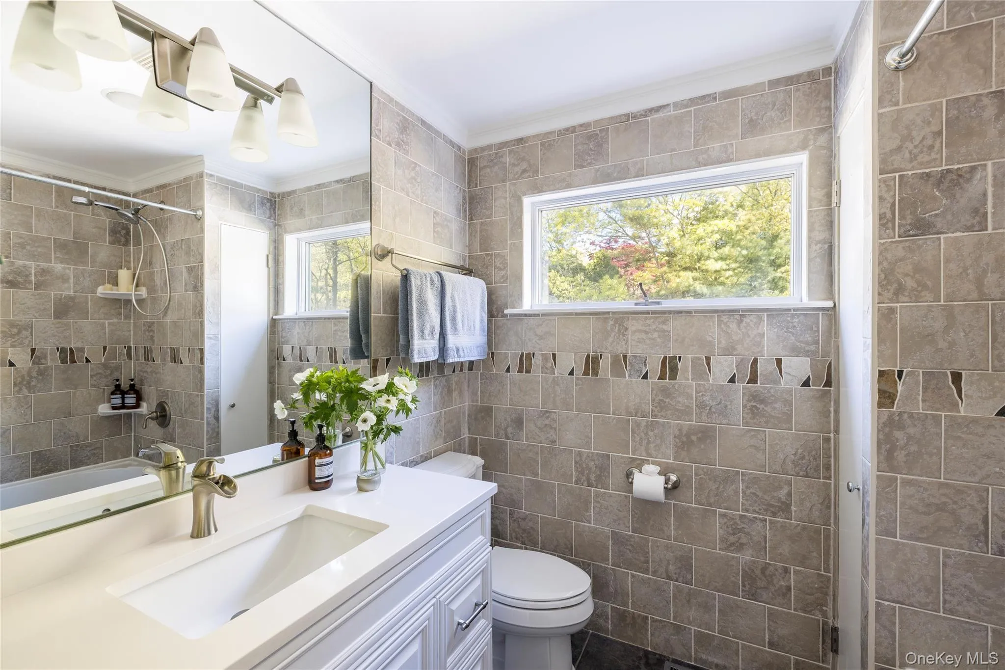 11 N Quarter Road, Southampton, New York 11977