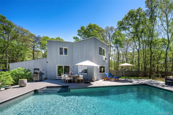 11 N Quarter Road, Southampton, New York 11977