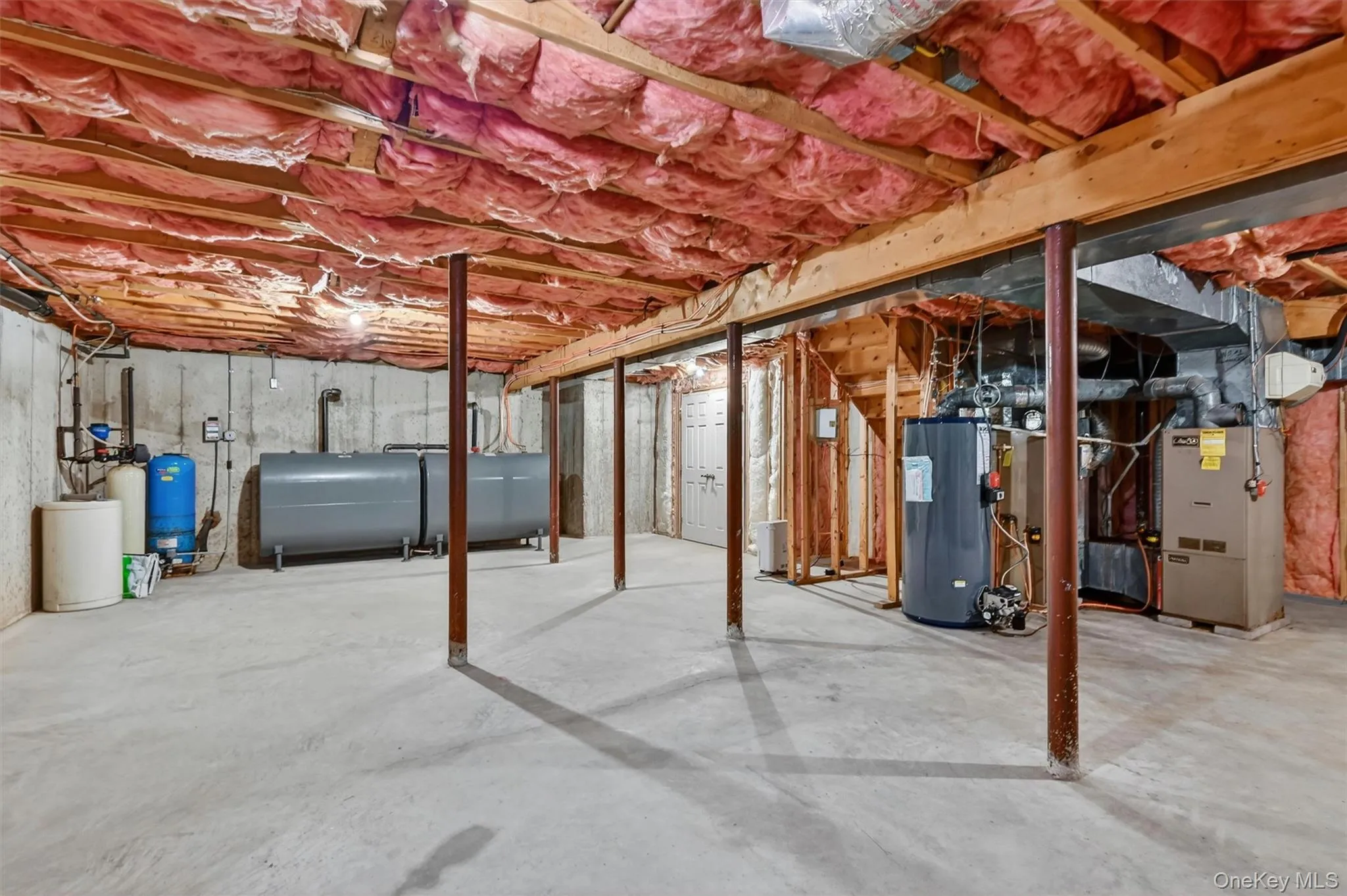 Plenty of storage. Plenty of storage.