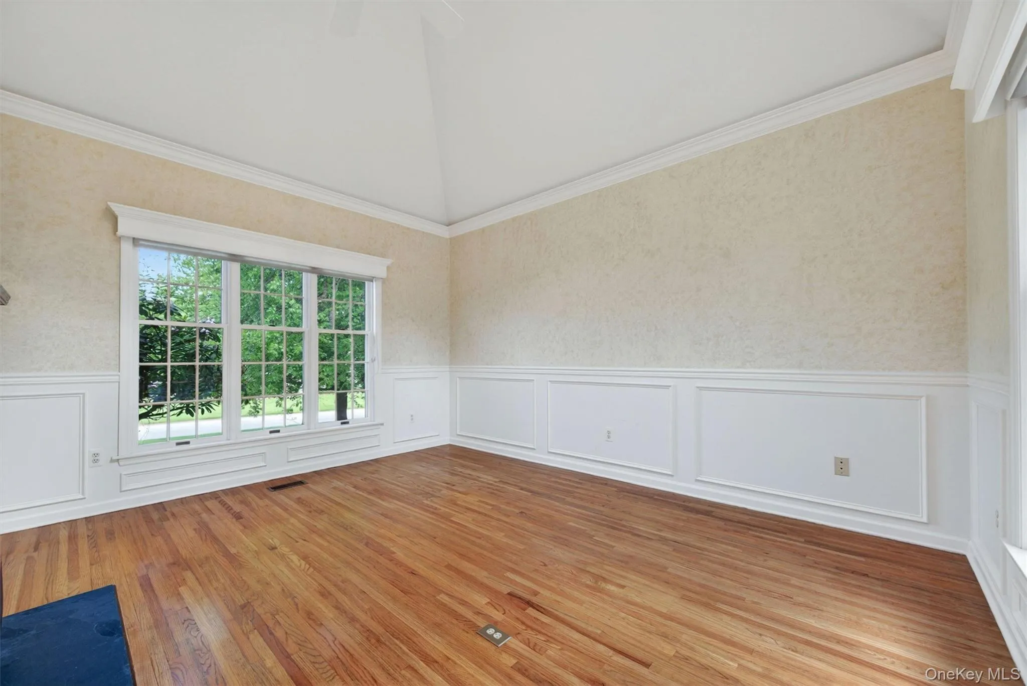 This was utilized as the music room This was utilized as the music room