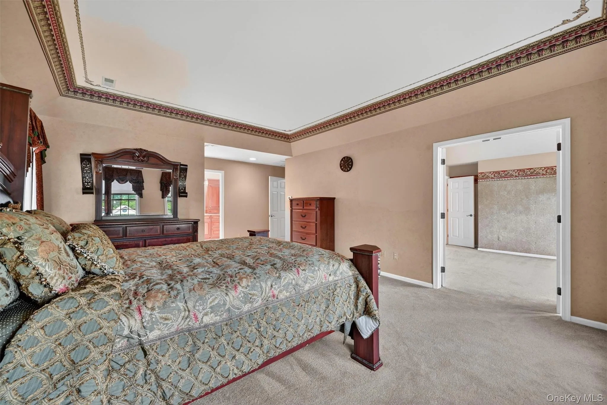 Opens to sitting room, nursery, office Opens to sitting room, nursery, office