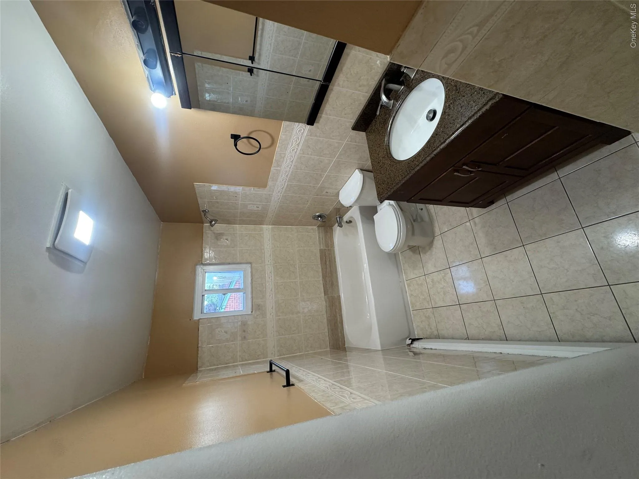 1005 Broadway, Hempstead, NY, 3 Bedrooms Bedrooms, 5 Rooms Rooms,1 BathroomBathrooms,Residential Lease,For Rent,Broadway,0,996801 1005 Broadway, Hempstead, NY, 3 Bedrooms Bedrooms, 5 Rooms Rooms,1 BathroomBathrooms,Residential Lease,For Rent,Broadway,0,996801