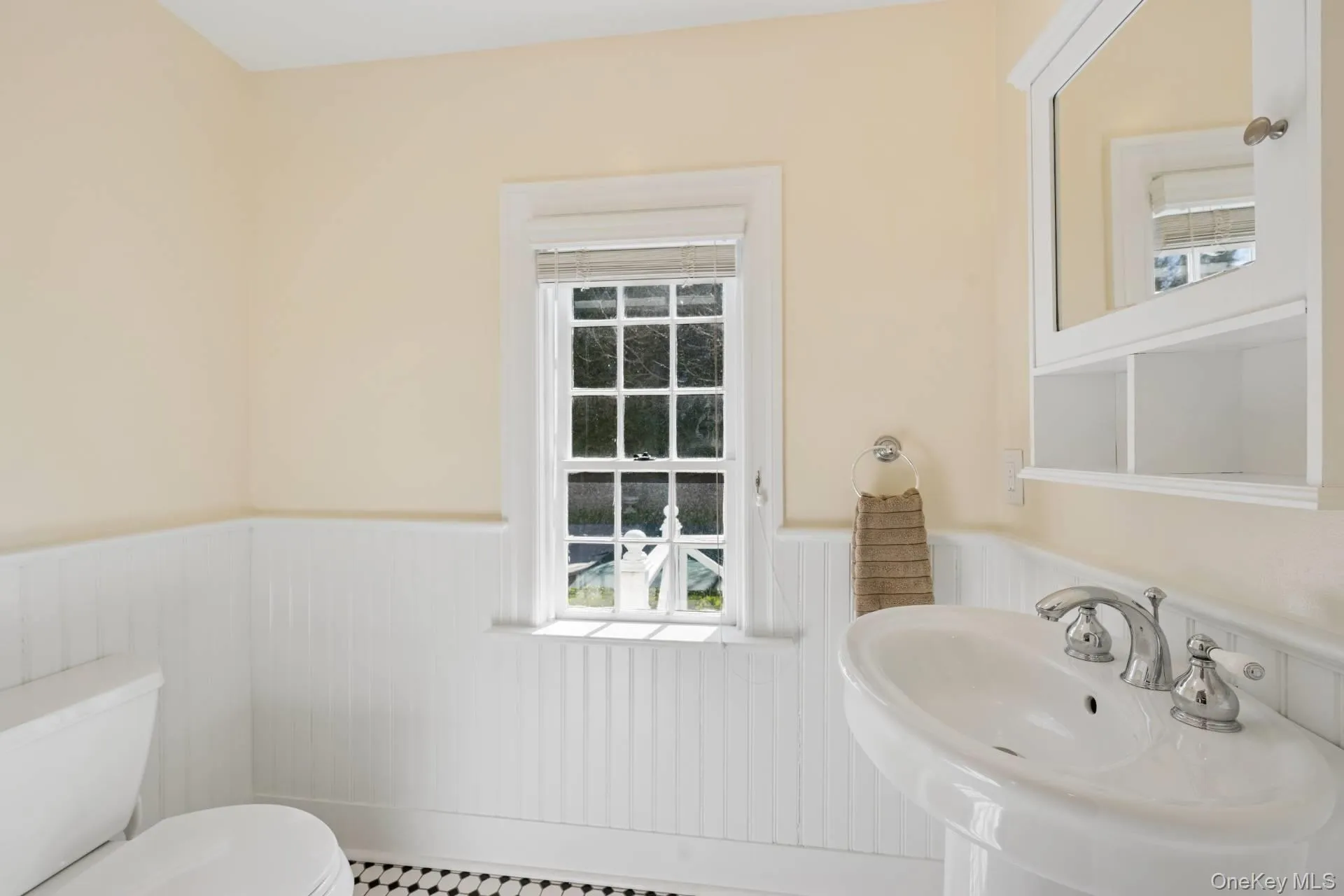 189 Main Street, Southampton, NY, 6 Bedrooms Bedrooms, 9 Rooms Rooms,3 BathroomsBathrooms,Residential Lease,For Rent,Main,0,996807 189 Main Street, Southampton, NY, 6 Bedrooms Bedrooms, 9 Rooms Rooms,3 BathroomsBathrooms,Residential Lease,For Rent,Main,0,996807