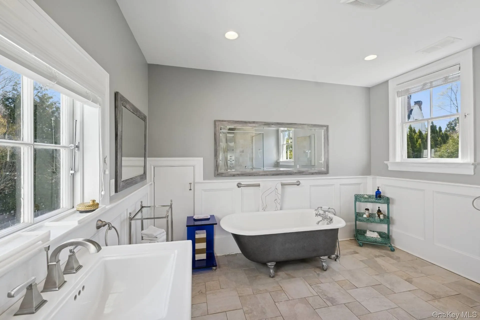 189 Main Street, Southampton, NY, 6 Bedrooms Bedrooms, 9 Rooms Rooms,3 BathroomsBathrooms,Residential Lease,For Rent,Main,0,996807 189 Main Street, Southampton, NY, 6 Bedrooms Bedrooms, 9 Rooms Rooms,3 BathroomsBathrooms,Residential Lease,For Rent,Main,0,996807