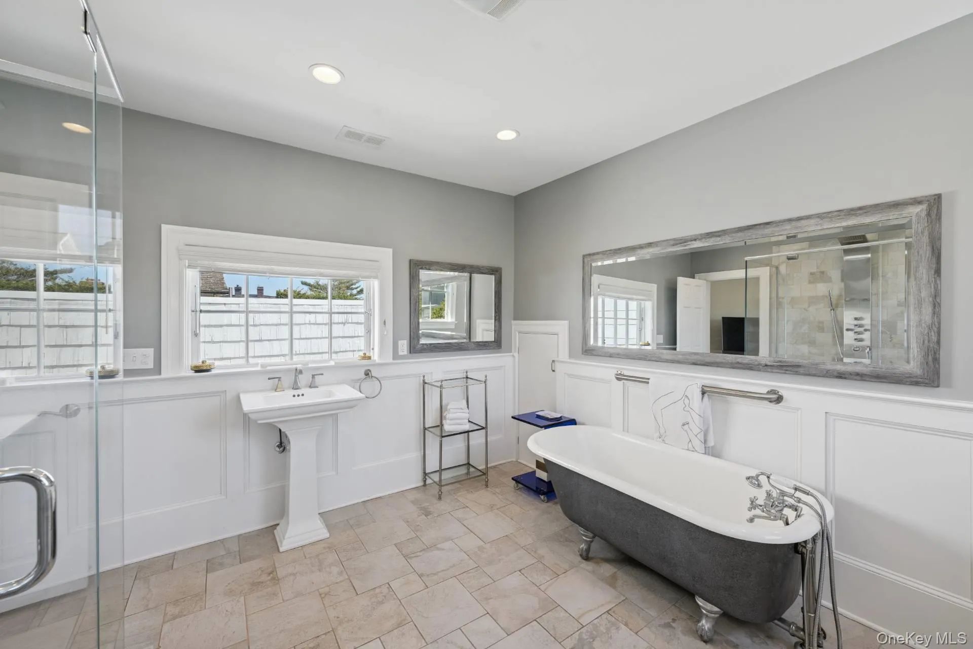 189 Main Street, Southampton, NY, 6 Bedrooms Bedrooms, 9 Rooms Rooms,3 BathroomsBathrooms,Residential Lease,For Rent,Main,0,996807 189 Main Street, Southampton, NY, 6 Bedrooms Bedrooms, 9 Rooms Rooms,3 BathroomsBathrooms,Residential Lease,For Rent,Main,0,996807