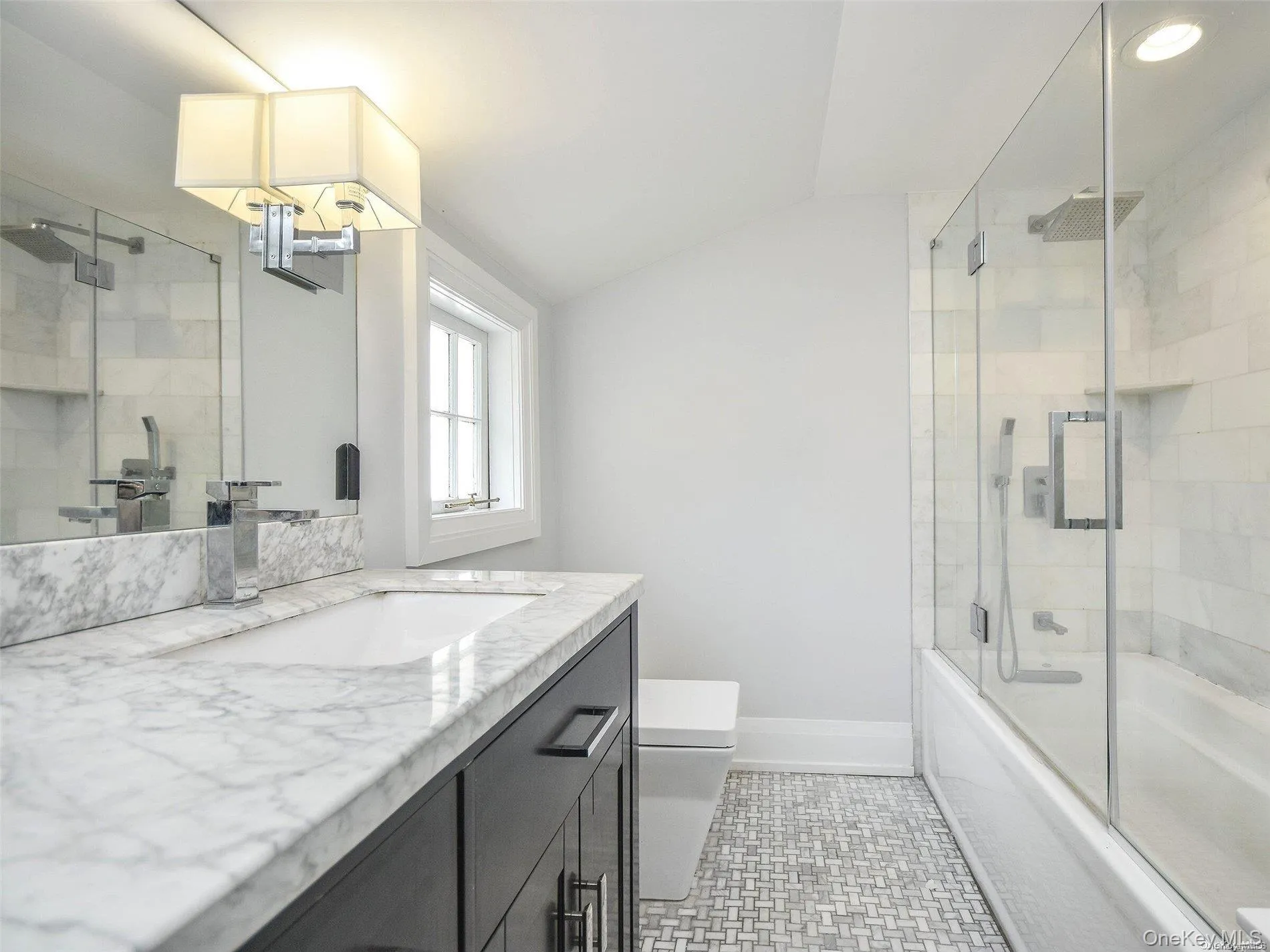 79 Reid Avenue, North Hempstead, NY, 5 Bedrooms Bedrooms, 10 Rooms Rooms,3 BathroomsBathrooms,Residential Lease,For Rent,Reid,0,996817 79 Reid Avenue, North Hempstead, NY, 5 Bedrooms Bedrooms, 10 Rooms Rooms,3 BathroomsBathrooms,Residential Lease,For Rent,Reid,0,996817