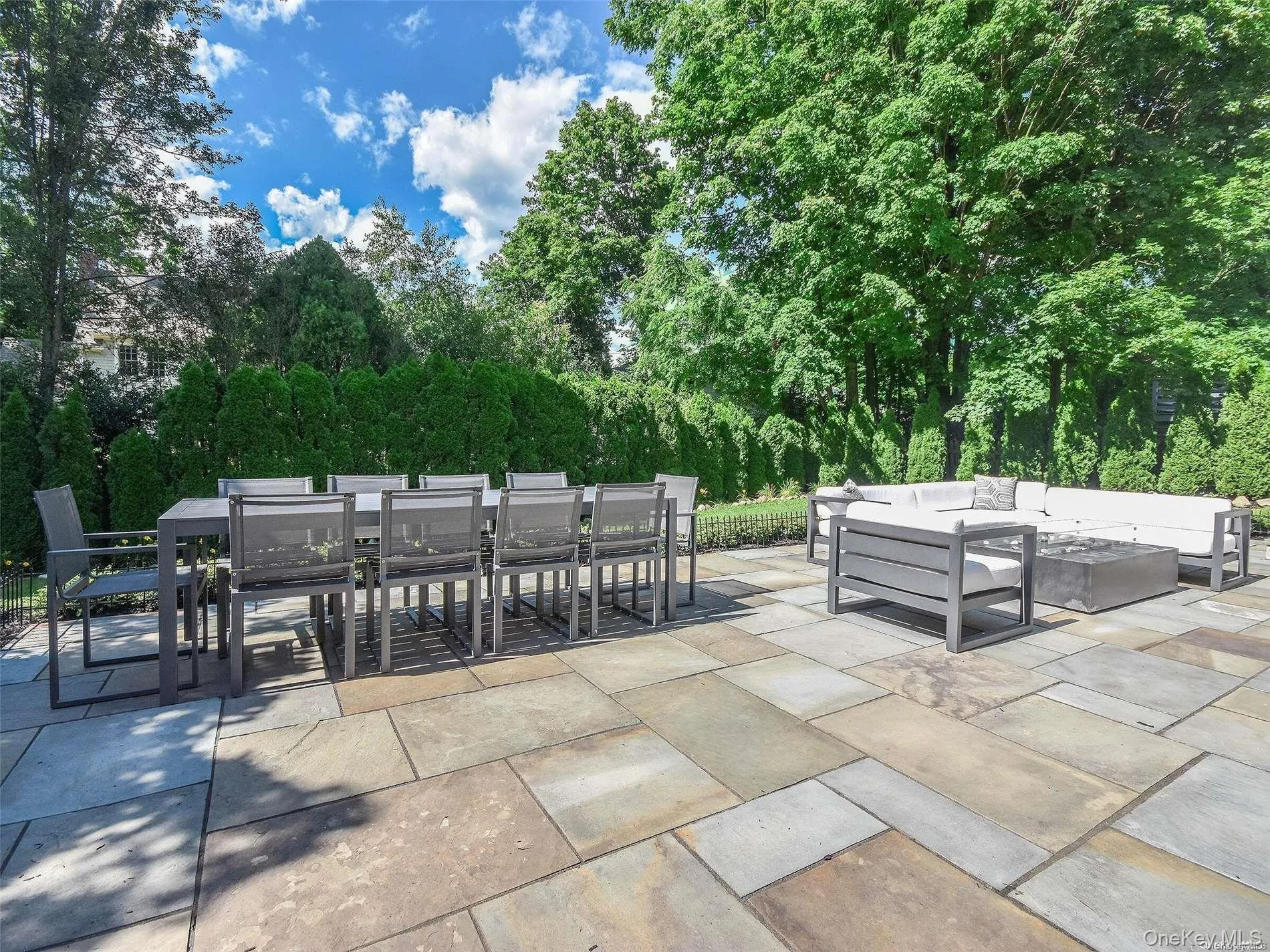 79 Reid Avenue, North Hempstead, NY, 5 Bedrooms Bedrooms, 10 Rooms Rooms,3 BathroomsBathrooms,Residential Lease,For Rent,Reid,0,996817 79 Reid Avenue, North Hempstead, NY, 5 Bedrooms Bedrooms, 10 Rooms Rooms,3 BathroomsBathrooms,Residential Lease,For Rent,Reid,0,996817
