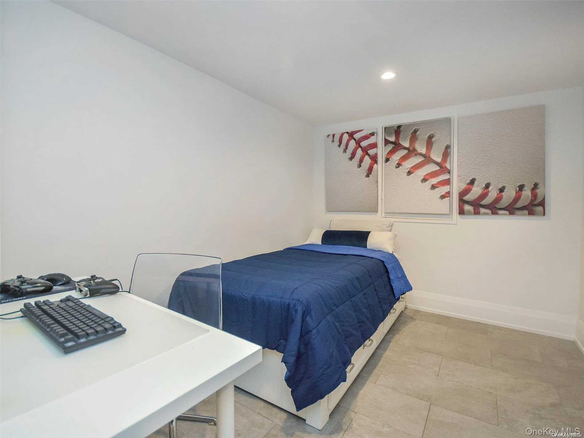79 Reid Avenue, North Hempstead, NY, 5 Bedrooms Bedrooms, 10 Rooms Rooms,3 BathroomsBathrooms,Residential Lease,For Rent,Reid,0,996817 79 Reid Avenue, North Hempstead, NY, 5 Bedrooms Bedrooms, 10 Rooms Rooms,3 BathroomsBathrooms,Residential Lease,For Rent,Reid,0,996817