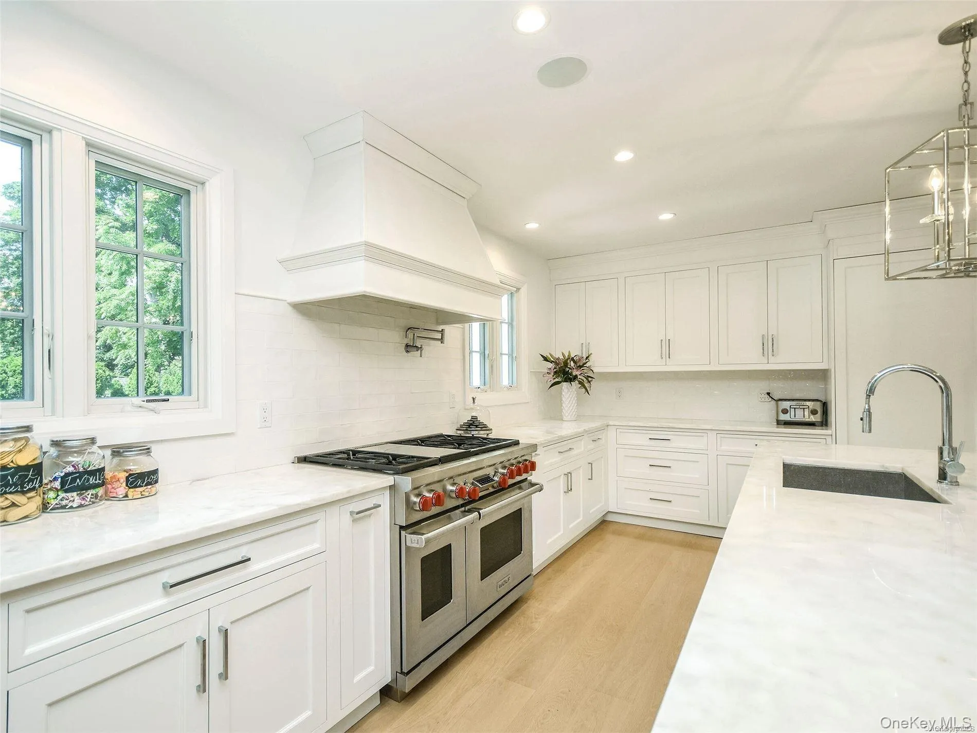 79 Reid Avenue, North Hempstead, NY, 5 Bedrooms Bedrooms, 10 Rooms Rooms,3 BathroomsBathrooms,Residential Lease,For Rent,Reid,0,996817 79 Reid Avenue, North Hempstead, NY, 5 Bedrooms Bedrooms, 10 Rooms Rooms,3 BathroomsBathrooms,Residential Lease,For Rent,Reid,0,996817