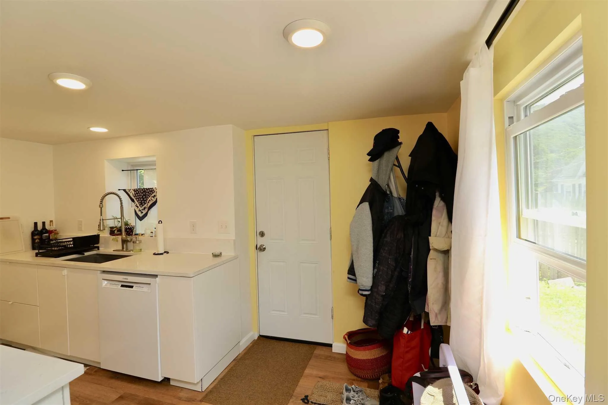 84 Main Street, Beacon, NY, 1 Bedroom Bedrooms, 3 Rooms Rooms,1 BathroomBathrooms,Residential Lease,For Rent,Main,0,996823 84 Main Street, Beacon, NY, 1 Bedroom Bedrooms, 3 Rooms Rooms,1 BathroomBathrooms,Residential Lease,For Rent,Main,0,996823