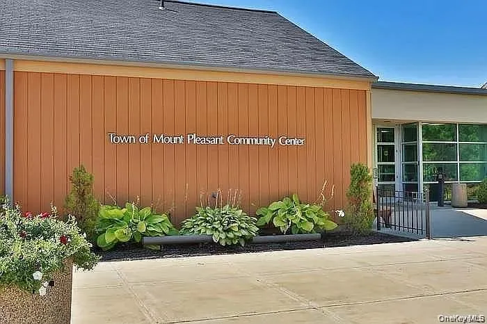 249 Mill River Road, Mount Pleasant, NY, 4 Bedrooms Bedrooms, 8 Rooms Rooms,2 BathroomsBathrooms,Residential,For Rent,Mill River,0,996830 249 Mill River Road, Mount Pleasant, NY, 4 Bedrooms Bedrooms, 8 Rooms Rooms,2 BathroomsBathrooms,Residential,For Rent,Mill River,0,996830