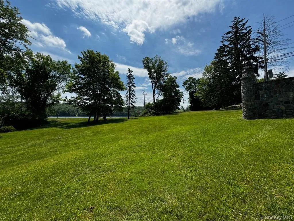 8 Lake Avenue, Monroe, NY, 2 Bedrooms Bedrooms, 6 Rooms Rooms,1 BathroomBathrooms,Residential Lease,For Rent,Lake,0,996841 8 Lake Avenue, Monroe, NY, 2 Bedrooms Bedrooms, 6 Rooms Rooms,1 BathroomBathrooms,Residential Lease,For Rent,Lake,0,996841