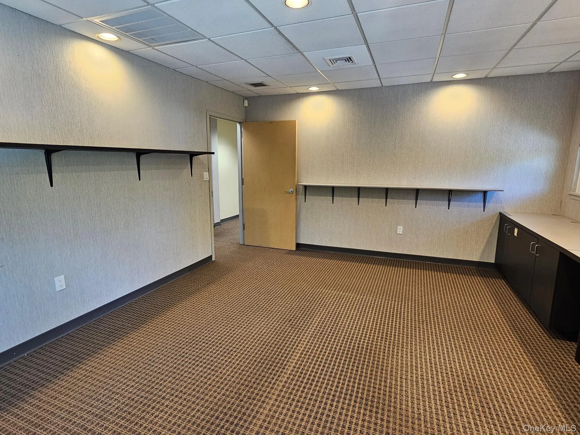 202 Main Street, Huntington, NY, ,Commercial Lease,For Rent,Main,0,996857 202 Main Street, Huntington, NY, ,Commercial Lease,For Rent,Main,0,996857