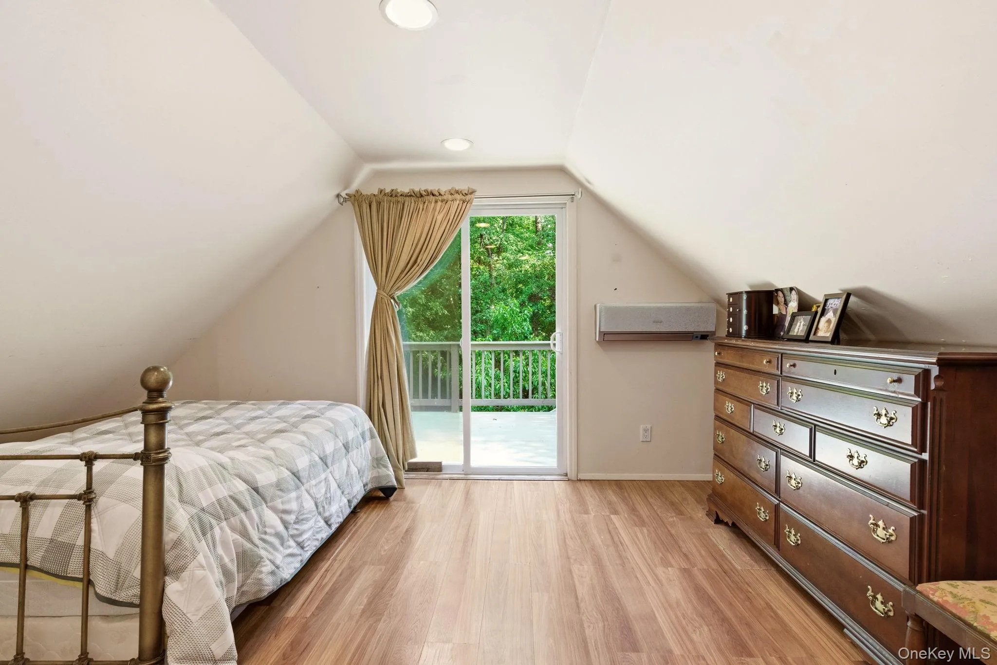 4 Meadowood Court, Huntington, NY, 3 Bedrooms Bedrooms, 8 Rooms Rooms,2 BathroomsBathrooms,Residential,For Rent,Meadowood,0,996863 4 Meadowood Court, Huntington, NY, 3 Bedrooms Bedrooms, 8 Rooms Rooms,2 BathroomsBathrooms,Residential,For Rent,Meadowood,0,996863