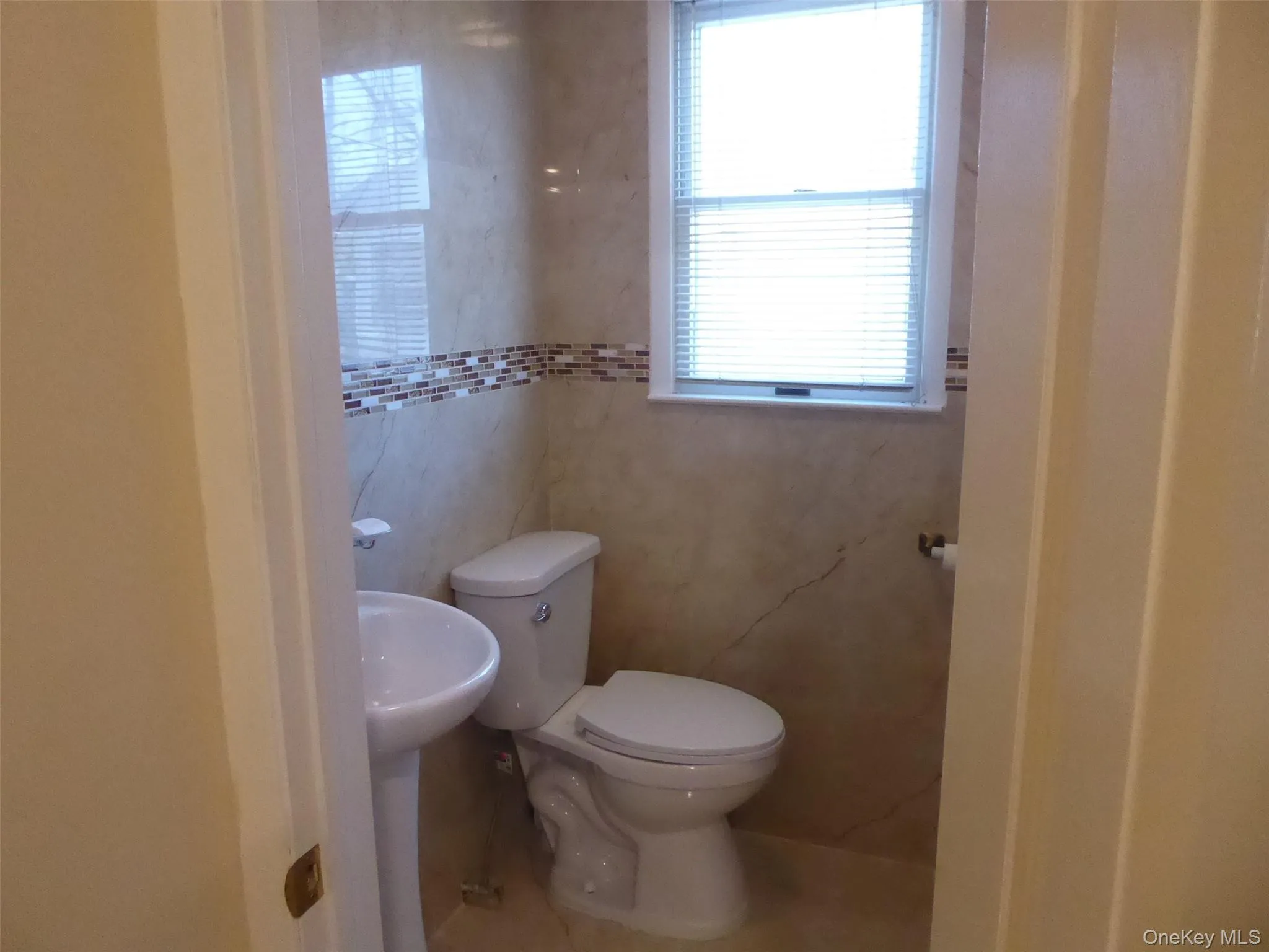 1/2 Bath 1/2 Bath