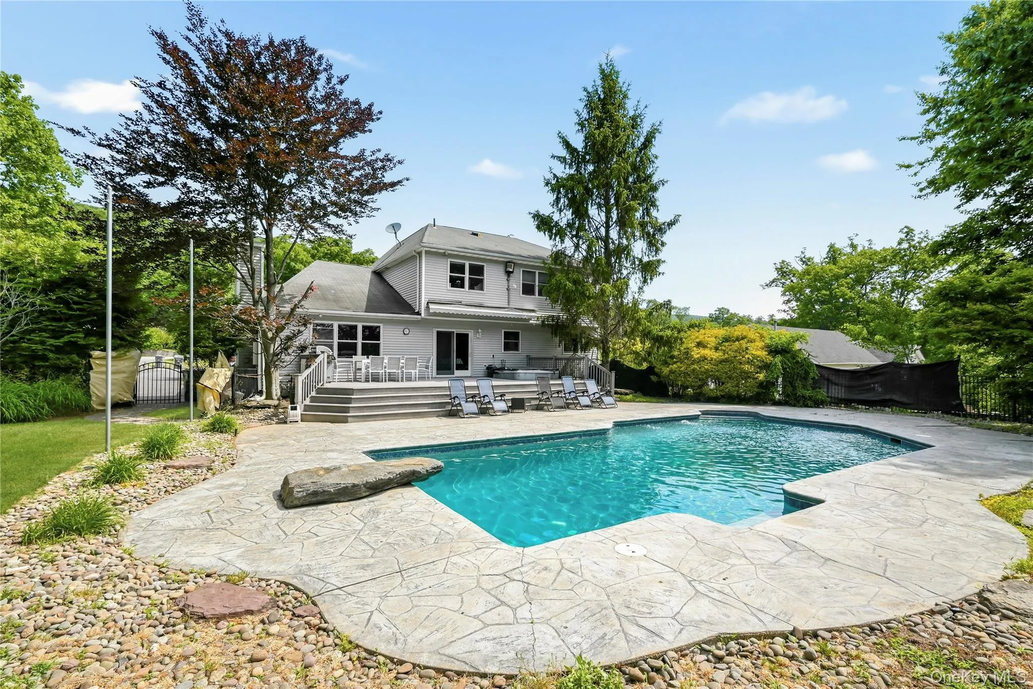 11 Country Hollow, Woodbury, NY, 4 Bedrooms Bedrooms, 8 Rooms Rooms,2 BathroomsBathrooms,Residential,For Rent,Country,0,996875 11 Country Hollow, Woodbury, NY, 4 Bedrooms Bedrooms, 8 Rooms Rooms,2 BathroomsBathrooms,Residential,For Rent,Country,0,996875
