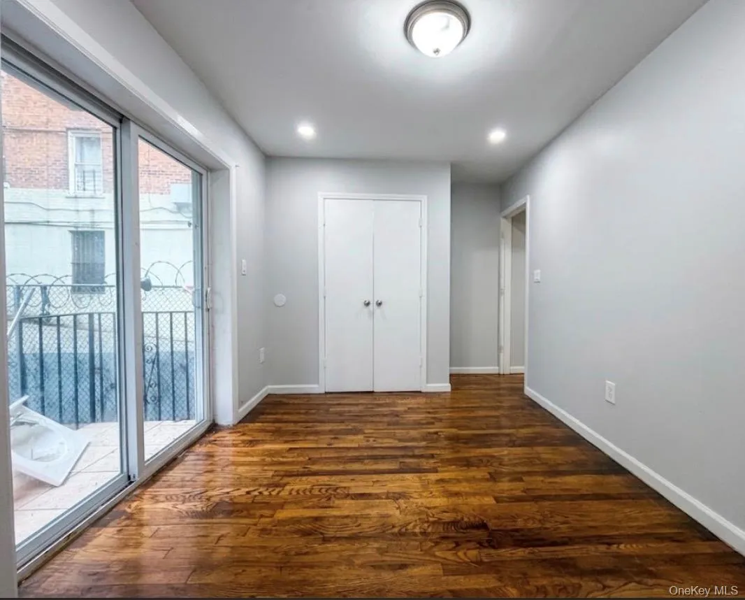 1189 Grant Avenue, New York, NY, 3 Bedrooms Bedrooms, 6 Rooms Rooms,2 BathroomsBathrooms,Residential Lease,For Rent,Grant,0,996889 1189 Grant Avenue, New York, NY, 3 Bedrooms Bedrooms, 6 Rooms Rooms,2 BathroomsBathrooms,Residential Lease,For Rent,Grant,0,996889
