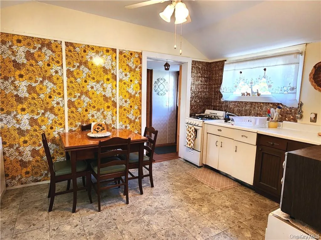 74 Thompson Place, Bethel, NY, 2 Bedrooms Bedrooms, 5 Rooms Rooms,1 BathroomBathrooms,Residential Sale,For Rent,Thompson,0,996891 74 Thompson Place, Bethel, NY, 2 Bedrooms Bedrooms, 5 Rooms Rooms,1 BathroomBathrooms,Residential Sale,For Rent,Thompson,0,996891