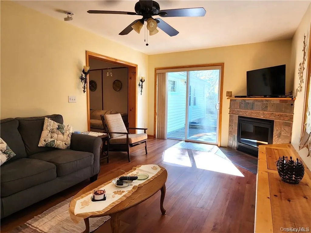 74 Thompson Place, Bethel, NY, 2 Bedrooms Bedrooms, 5 Rooms Rooms,1 BathroomBathrooms,Residential Sale,For Rent,Thompson,0,996891 74 Thompson Place, Bethel, NY, 2 Bedrooms Bedrooms, 5 Rooms Rooms,1 BathroomBathrooms,Residential Sale,For Rent,Thompson,0,996891