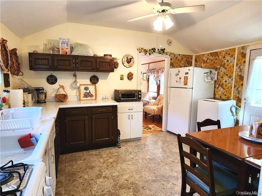 74 Thompson Place, Bethel, NY, 2 Bedrooms Bedrooms, 5 Rooms Rooms,1 BathroomBathrooms,Residential Sale,For Rent,Thompson,0,996891 74 Thompson Place, Bethel, NY, 2 Bedrooms Bedrooms, 5 Rooms Rooms,1 BathroomBathrooms,Residential Sale,For Rent,Thompson,0,996891