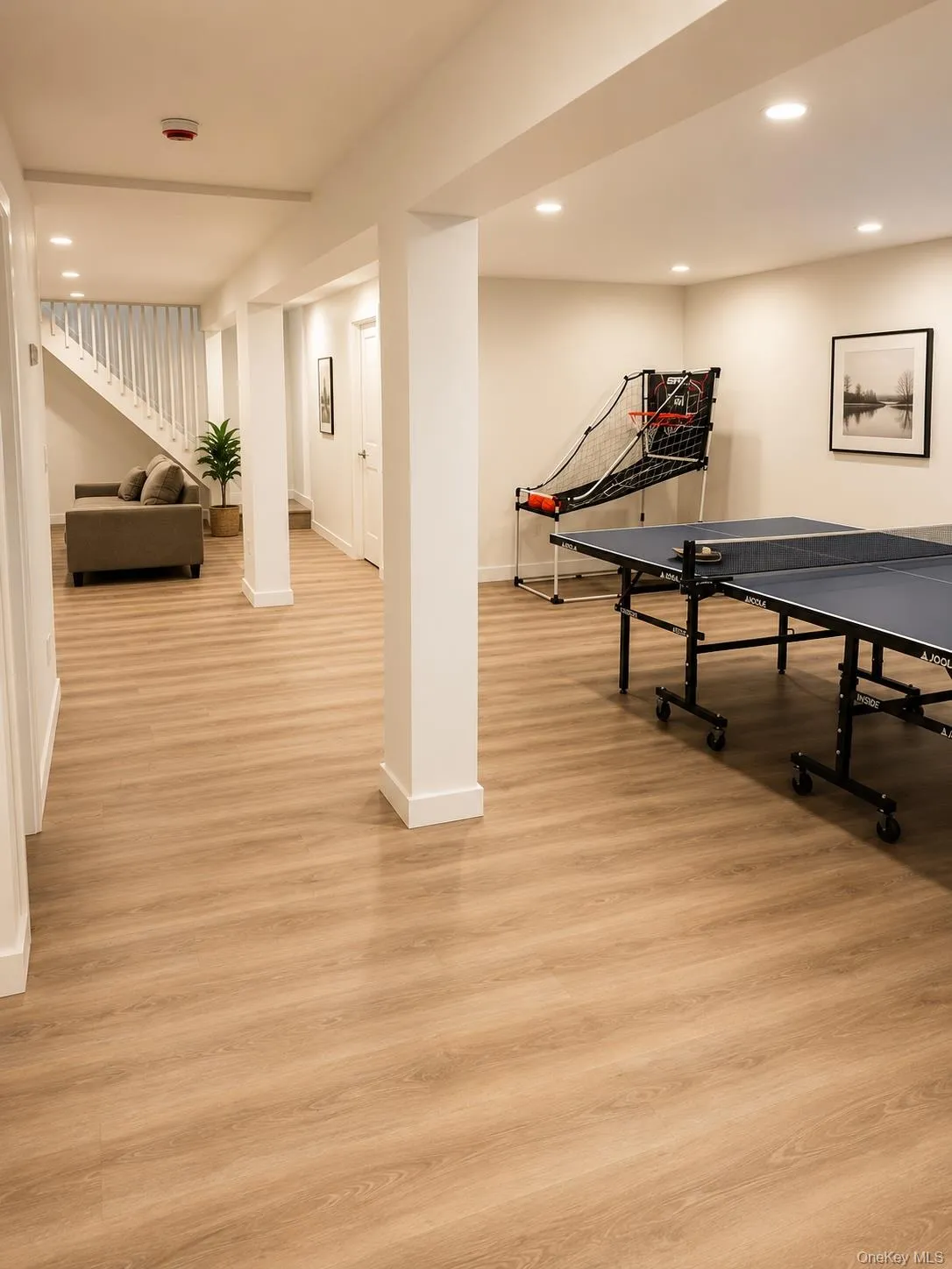 37 School Street, Southampton, NY, 3 Bedrooms Bedrooms, 6 Rooms Rooms,4 BathroomsBathrooms,Residential Lease,For Rent,School,0,996893 37 School Street, Southampton, NY, 3 Bedrooms Bedrooms, 6 Rooms Rooms,4 BathroomsBathrooms,Residential Lease,For Rent,School,0,996893
