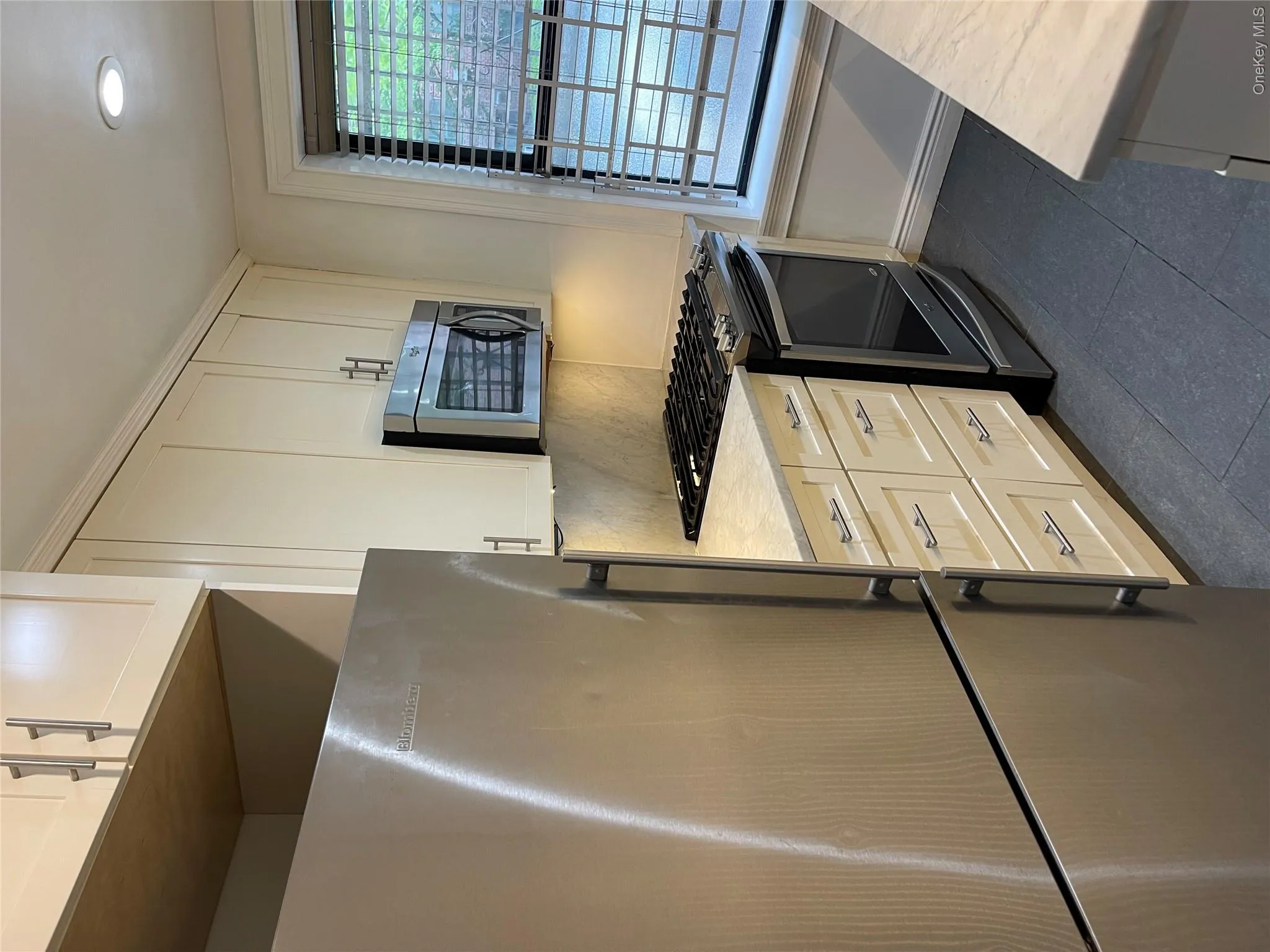 1922 Mc Graw Avenue, New York, NY, 1 Bedroom Bedrooms, 3 Rooms Rooms,1 BathroomBathrooms,Residential Sale,For Rent,Mc Graw,0,996929 1922 Mc Graw Avenue, New York, NY, 1 Bedroom Bedrooms, 3 Rooms Rooms,1 BathroomBathrooms,Residential Sale,For Rent,Mc Graw,0,996929