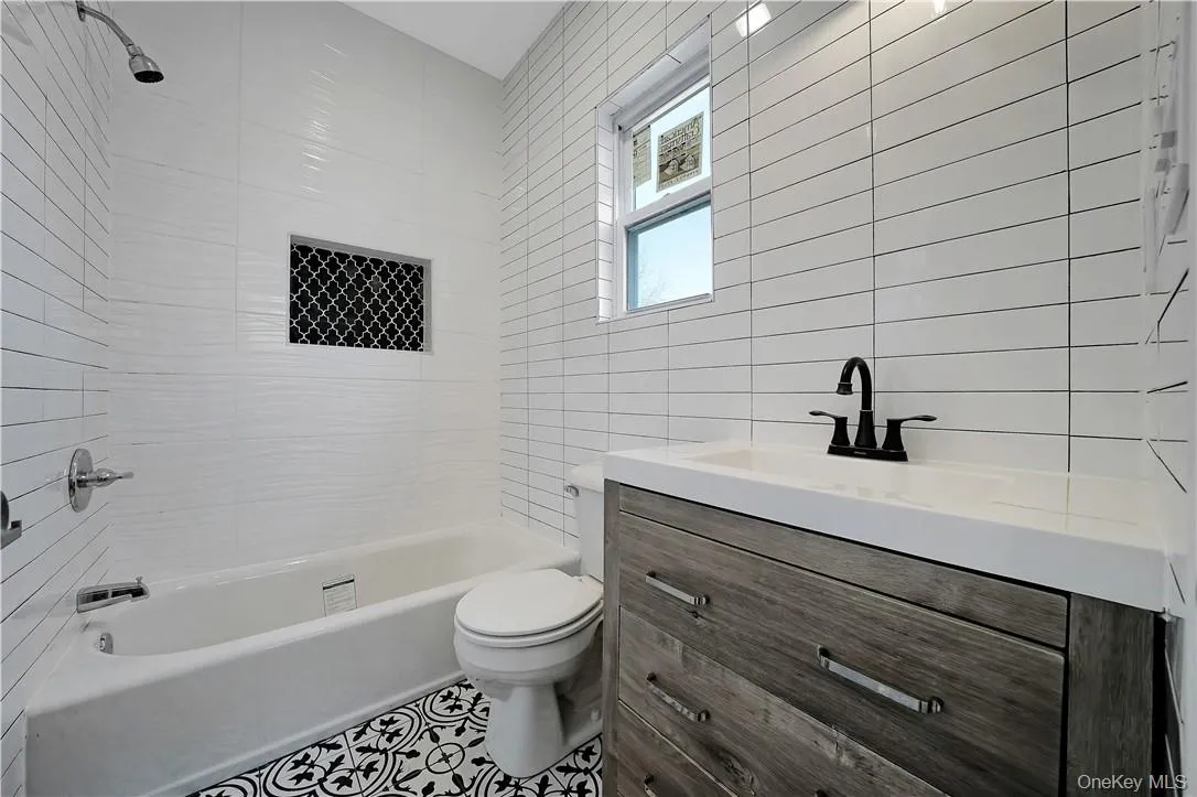 173 Washington Street, Mount Vernon, NY, 3 Bedrooms Bedrooms, 7 Rooms Rooms,2 BathroomsBathrooms,Residential Lease,For Rent,Washington,0,996941 173 Washington Street, Mount Vernon, NY, 3 Bedrooms Bedrooms, 7 Rooms Rooms,2 BathroomsBathrooms,Residential Lease,For Rent,Washington,0,996941