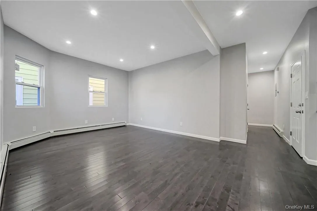 173 Washington Street, Mount Vernon, NY, 3 Bedrooms Bedrooms, 7 Rooms Rooms,2 BathroomsBathrooms,Residential Lease,For Rent,Washington,0,996941 173 Washington Street, Mount Vernon, NY, 3 Bedrooms Bedrooms, 7 Rooms Rooms,2 BathroomsBathrooms,Residential Lease,For Rent,Washington,0,996941