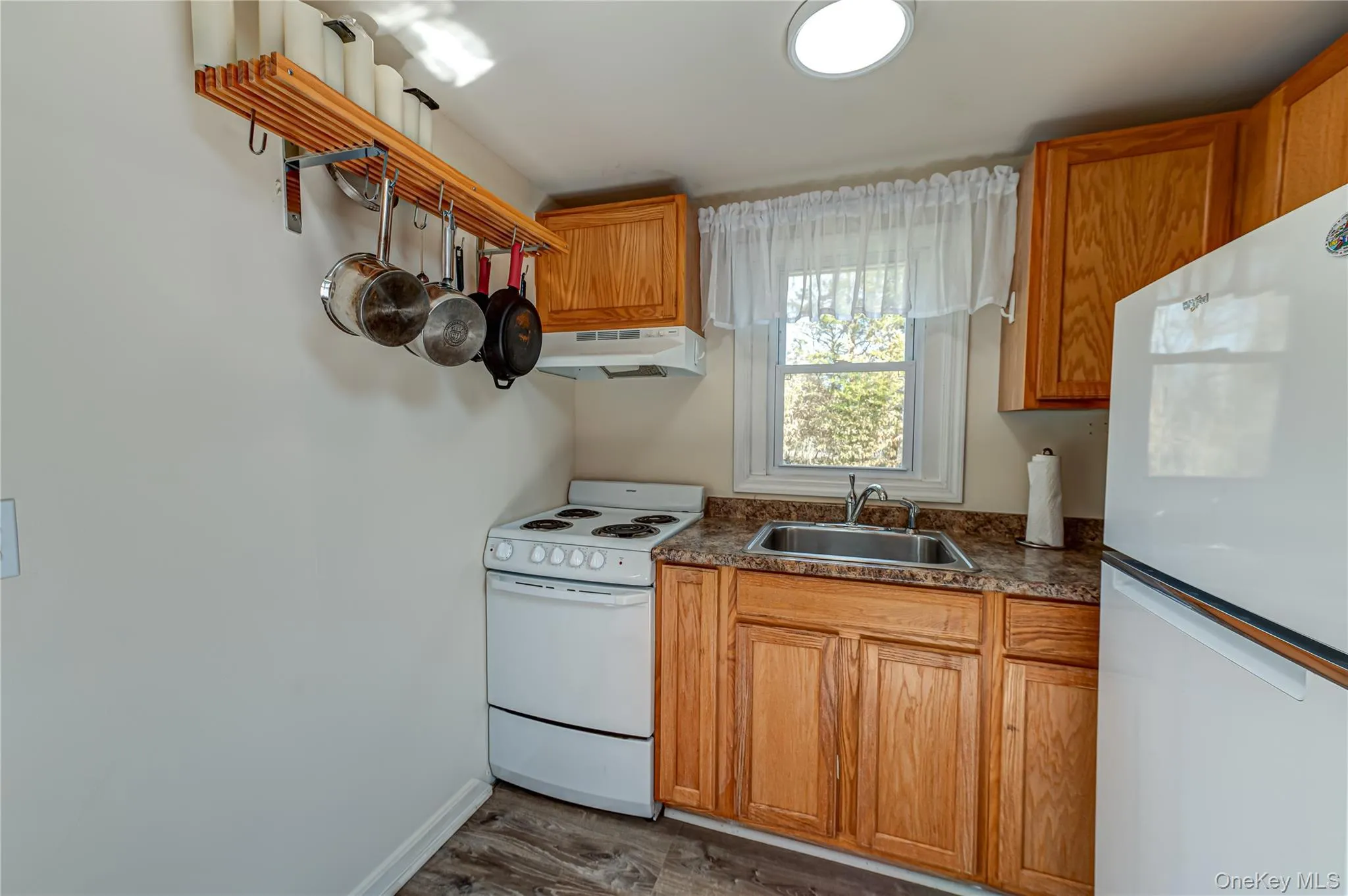 18 Shinnecock Road, Southampton, NY, 1 Bedroom Bedrooms, 3 Rooms Rooms,1 BathroomBathrooms,Residential Lease,For Rent,Shinnecock,0,996947 18 Shinnecock Road, Southampton, NY, 1 Bedroom Bedrooms, 3 Rooms Rooms,1 BathroomBathrooms,Residential Lease,For Rent,Shinnecock,0,996947