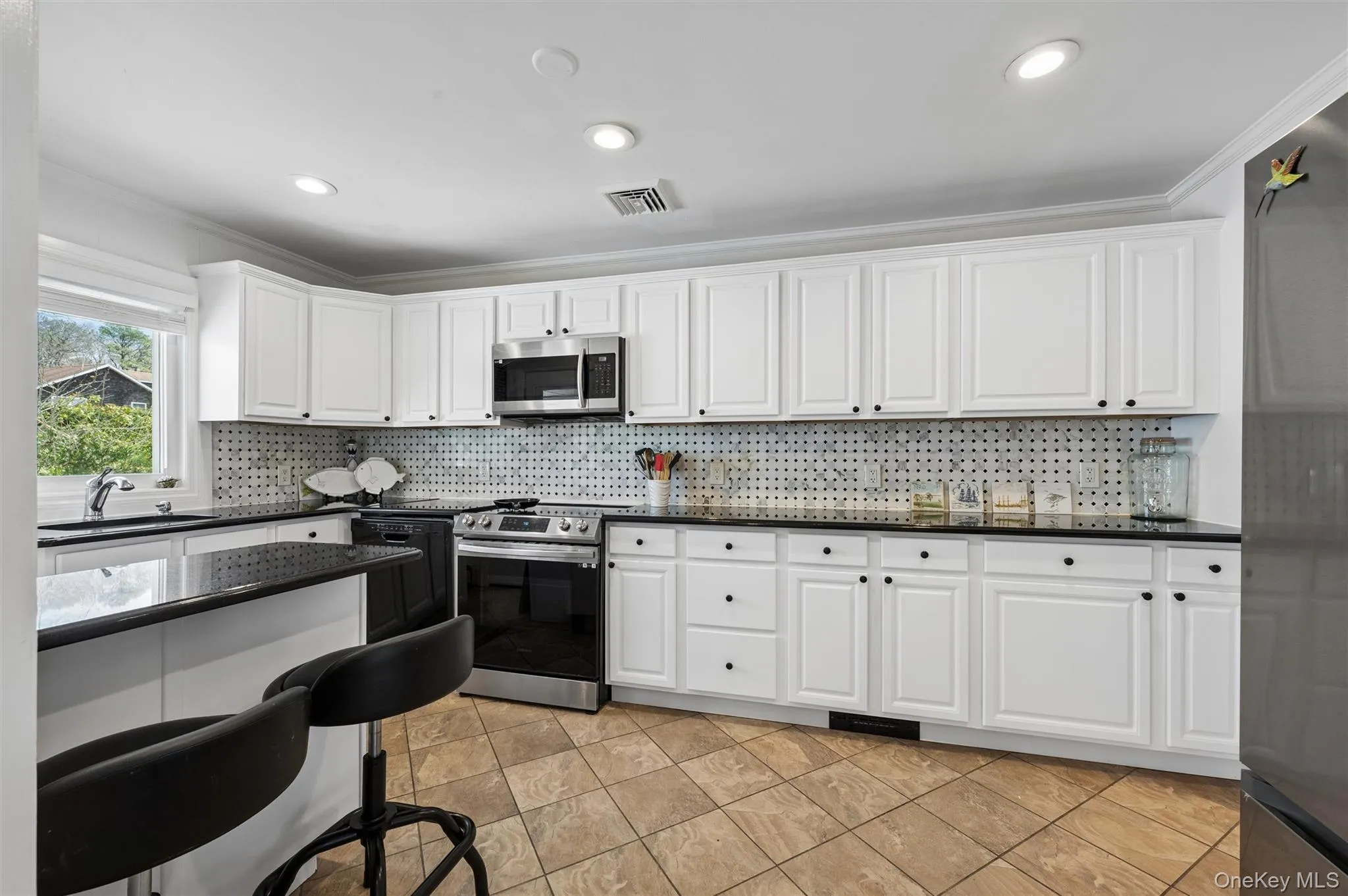50 Hazelwood Avenue, Southampton, NY, 3 Bedrooms Bedrooms, 5 Rooms Rooms,2 BathroomsBathrooms,Residential Lease,For Rent,Hazelwood,0,996949 50 Hazelwood Avenue, Southampton, NY, 3 Bedrooms Bedrooms, 5 Rooms Rooms,2 BathroomsBathrooms,Residential Lease,For Rent,Hazelwood,0,996949