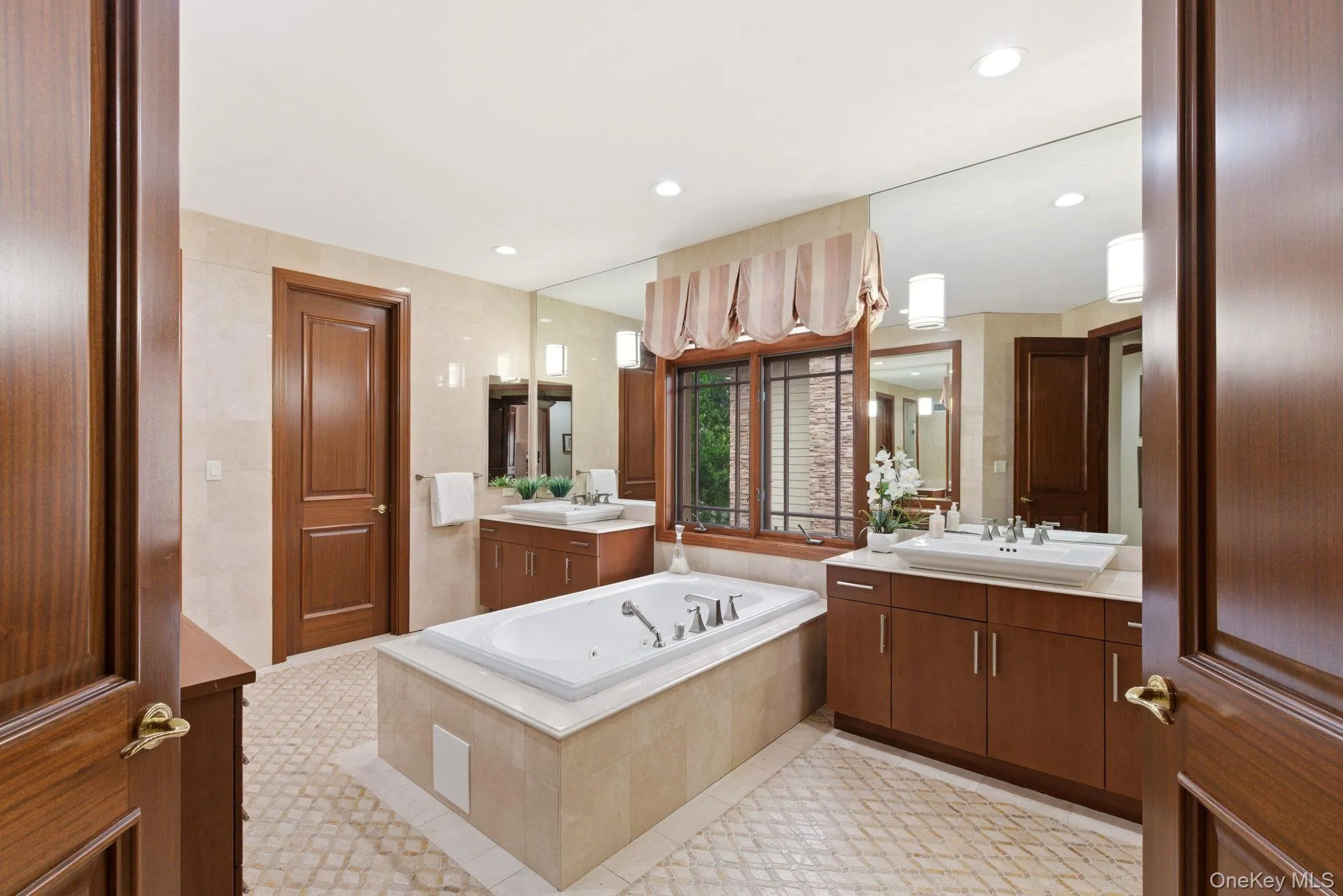 3 Olde Hamlet Drive, Oyster Bay, NY, 5 Bedrooms Bedrooms, 13 Rooms Rooms,6 BathroomsBathrooms,Residential,For Rent,Olde Hamlet,0,996951 3 Olde Hamlet Drive, Oyster Bay, NY, 5 Bedrooms Bedrooms, 13 Rooms Rooms,6 BathroomsBathrooms,Residential,For Rent,Olde Hamlet,0,996951