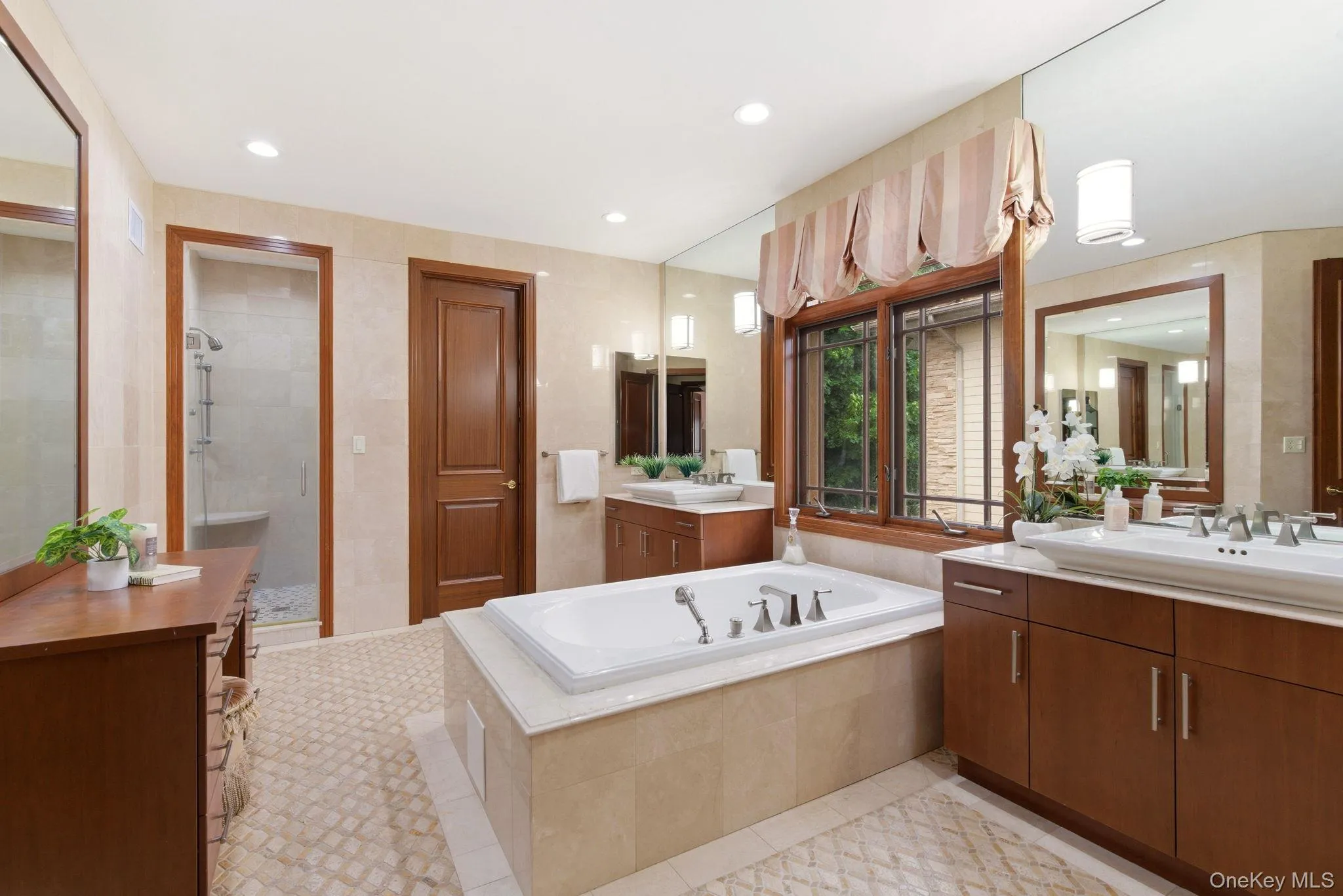 3 Olde Hamlet Drive, Oyster Bay, NY, 5 Bedrooms Bedrooms, 13 Rooms Rooms,6 BathroomsBathrooms,Residential,For Rent,Olde Hamlet,0,996951 3 Olde Hamlet Drive, Oyster Bay, NY, 5 Bedrooms Bedrooms, 13 Rooms Rooms,6 BathroomsBathrooms,Residential,For Rent,Olde Hamlet,0,996951