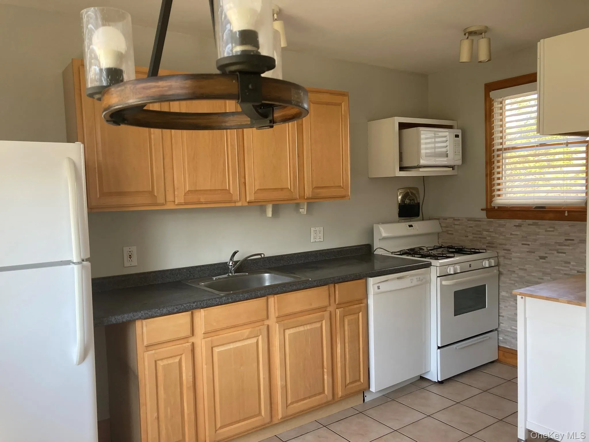 513 Marcellus Road, North Hempstead, NY, 1 Bedroom Bedrooms, 5 Rooms Rooms,1 BathroomBathrooms,Residential Lease,For Rent,Marcellus,0,996968 513 Marcellus Road, North Hempstead, NY, 1 Bedroom Bedrooms, 5 Rooms Rooms,1 BathroomBathrooms,Residential Lease,For Rent,Marcellus,0,996968