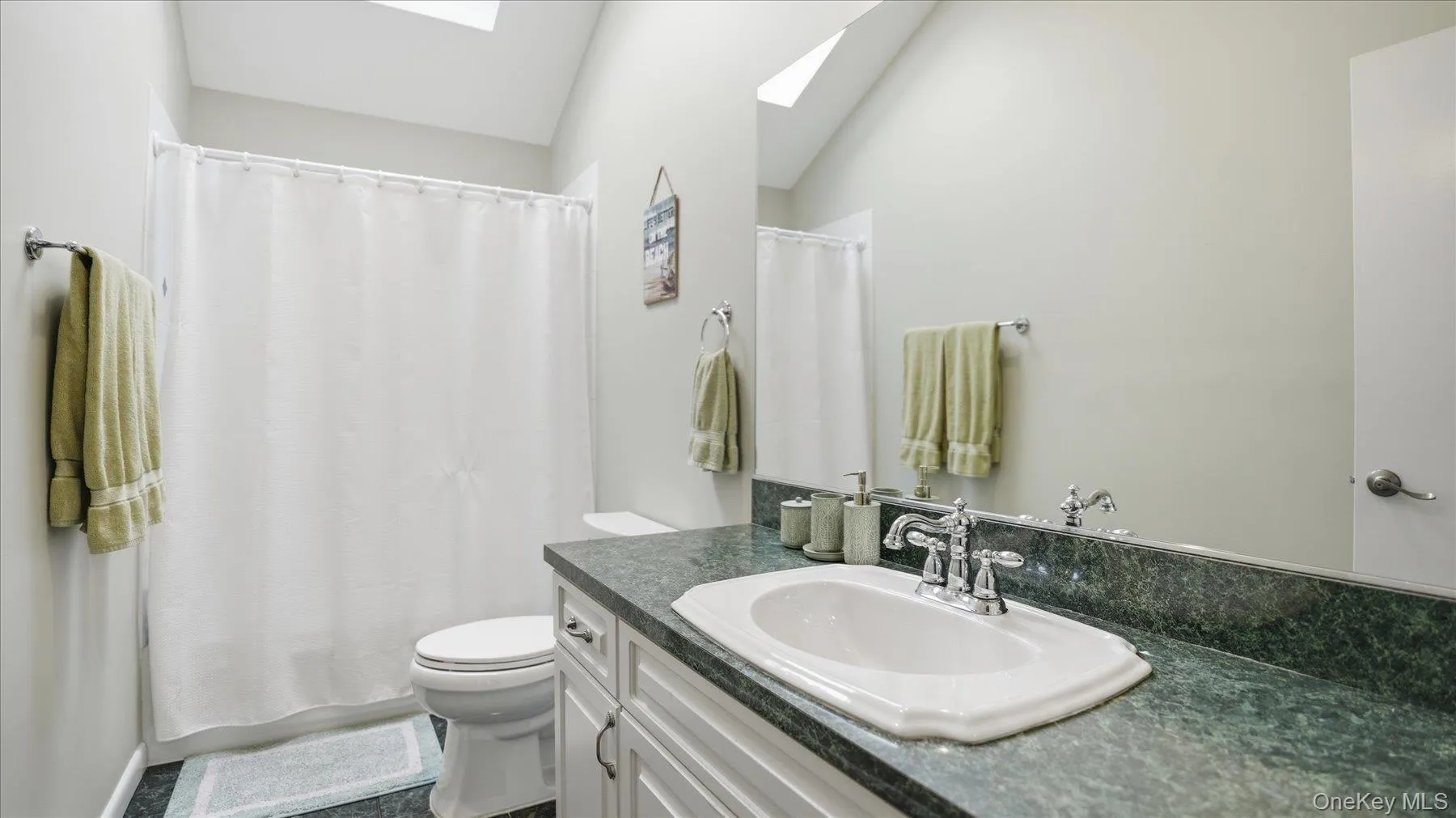 20 Stuart Court, Southampton, NY, 5 Bedrooms Bedrooms, 10 Rooms Rooms,3 BathroomsBathrooms,Residential Lease,For Rent,Stuart,0,996975 20 Stuart Court, Southampton, NY, 5 Bedrooms Bedrooms, 10 Rooms Rooms,3 BathroomsBathrooms,Residential Lease,For Rent,Stuart,0,996975