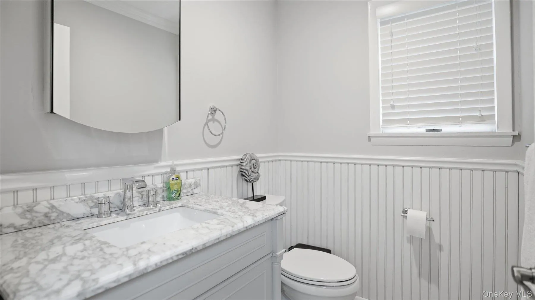 20 Stuart Court, Southampton, NY, 5 Bedrooms Bedrooms, 10 Rooms Rooms,3 BathroomsBathrooms,Residential Lease,For Rent,Stuart,0,996975 20 Stuart Court, Southampton, NY, 5 Bedrooms Bedrooms, 10 Rooms Rooms,3 BathroomsBathrooms,Residential Lease,For Rent,Stuart,0,996975