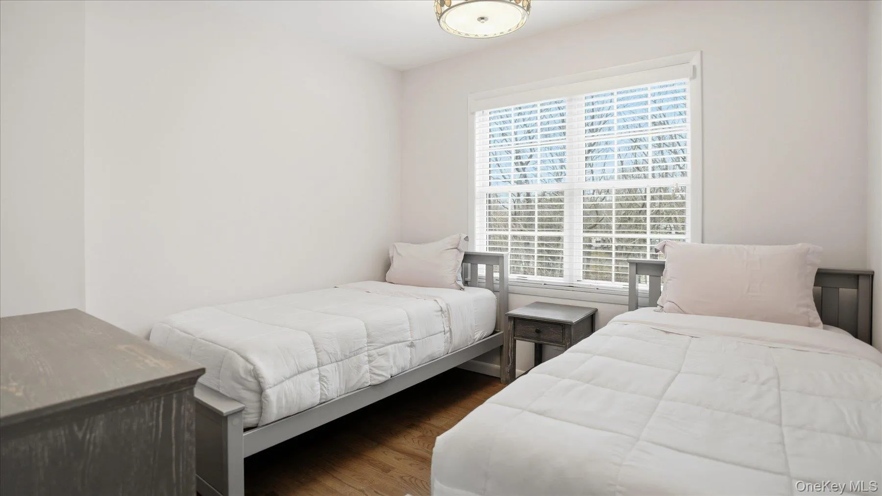 20 Stuart Court, Southampton, NY, 5 Bedrooms Bedrooms, 10 Rooms Rooms,3 BathroomsBathrooms,Residential Lease,For Rent,Stuart,0,996975 20 Stuart Court, Southampton, NY, 5 Bedrooms Bedrooms, 10 Rooms Rooms,3 BathroomsBathrooms,Residential Lease,For Rent,Stuart,0,996975