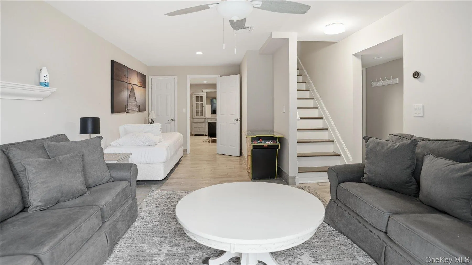 20 Stuart Court, Southampton, NY, 5 Bedrooms Bedrooms, 10 Rooms Rooms,3 BathroomsBathrooms,Residential Lease,For Rent,Stuart,0,996975 20 Stuart Court, Southampton, NY, 5 Bedrooms Bedrooms, 10 Rooms Rooms,3 BathroomsBathrooms,Residential Lease,For Rent,Stuart,0,996975