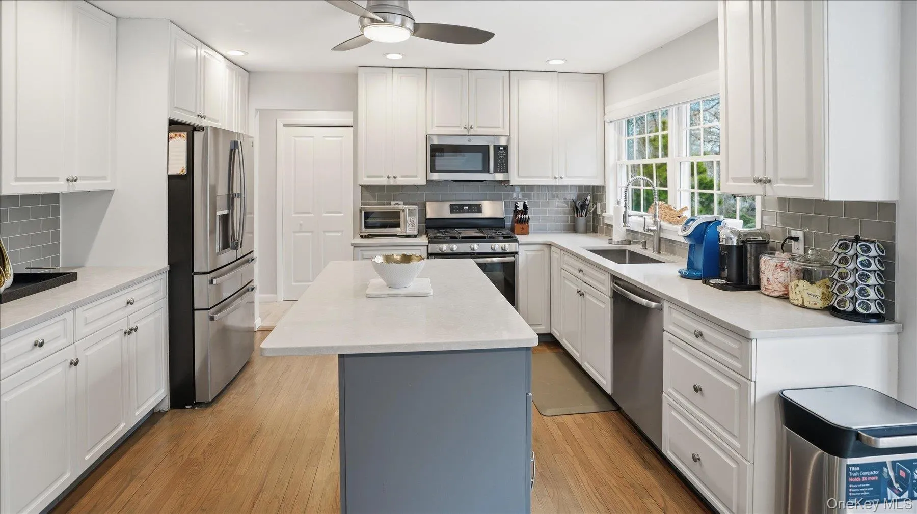 20 Stuart Court, Southampton, NY, 5 Bedrooms Bedrooms, 10 Rooms Rooms,3 BathroomsBathrooms,Residential Lease,For Rent,Stuart,0,996975 20 Stuart Court, Southampton, NY, 5 Bedrooms Bedrooms, 10 Rooms Rooms,3 BathroomsBathrooms,Residential Lease,For Rent,Stuart,0,996975