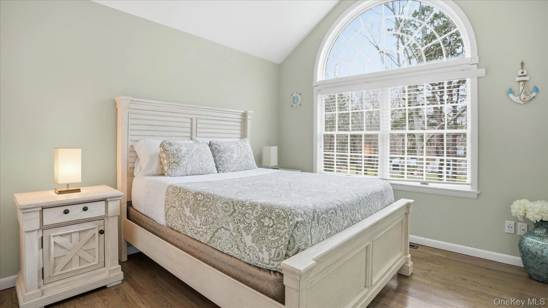 20 Stuart Court, Southampton, NY, 5 Bedrooms Bedrooms, 10 Rooms Rooms,3 BathroomsBathrooms,Residential Lease,For Rent,Stuart,0,996975 20 Stuart Court, Southampton, NY, 5 Bedrooms Bedrooms, 10 Rooms Rooms,3 BathroomsBathrooms,Residential Lease,For Rent,Stuart,0,996975