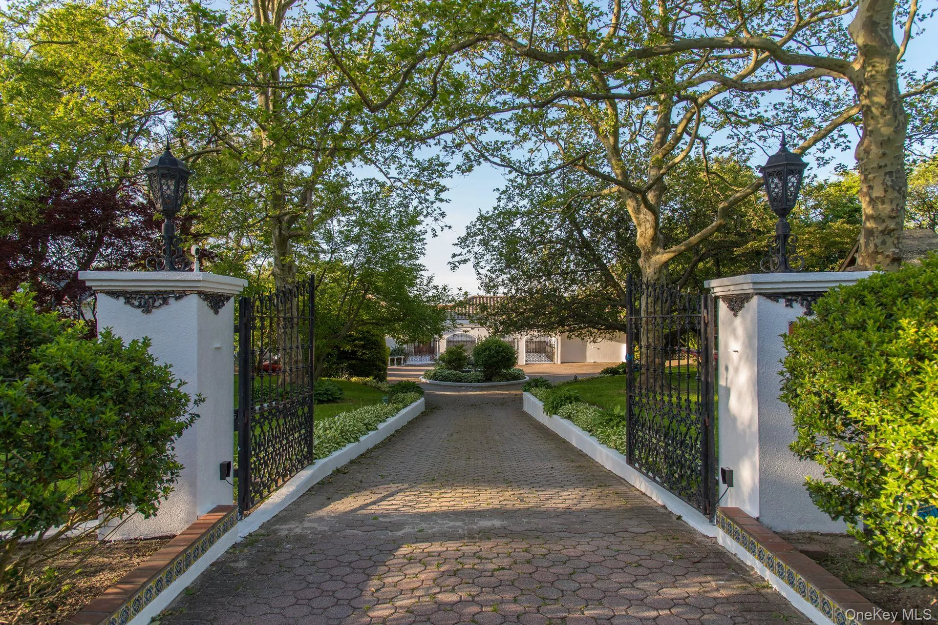 10 Beach Hill Drive, Smithtown, NY, 4 Bedrooms Bedrooms, 8 Rooms Rooms,4 BathroomsBathrooms,Residential Lease,For Rent,Beach Hill,0,996977 10 Beach Hill Drive, Smithtown, NY, 4 Bedrooms Bedrooms, 8 Rooms Rooms,4 BathroomsBathrooms,Residential Lease,For Rent,Beach Hill,0,996977